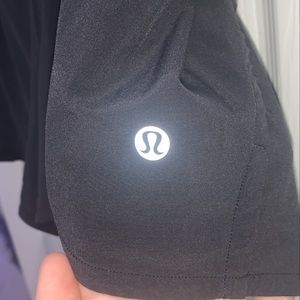 COPY - lululemon shorts, 10 4inches!!
